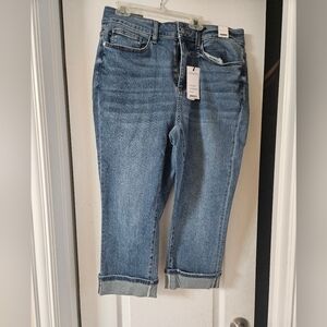 Judy Blue Cuffed Capri